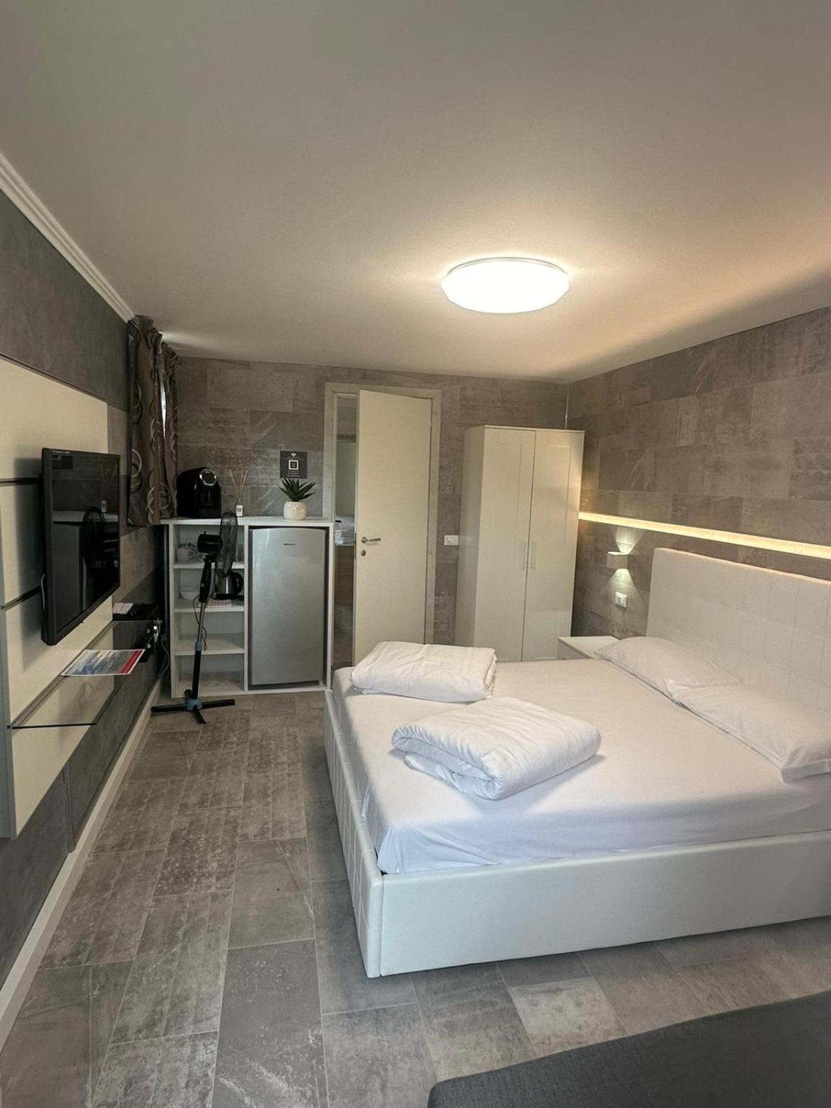 Triple Room Terrace