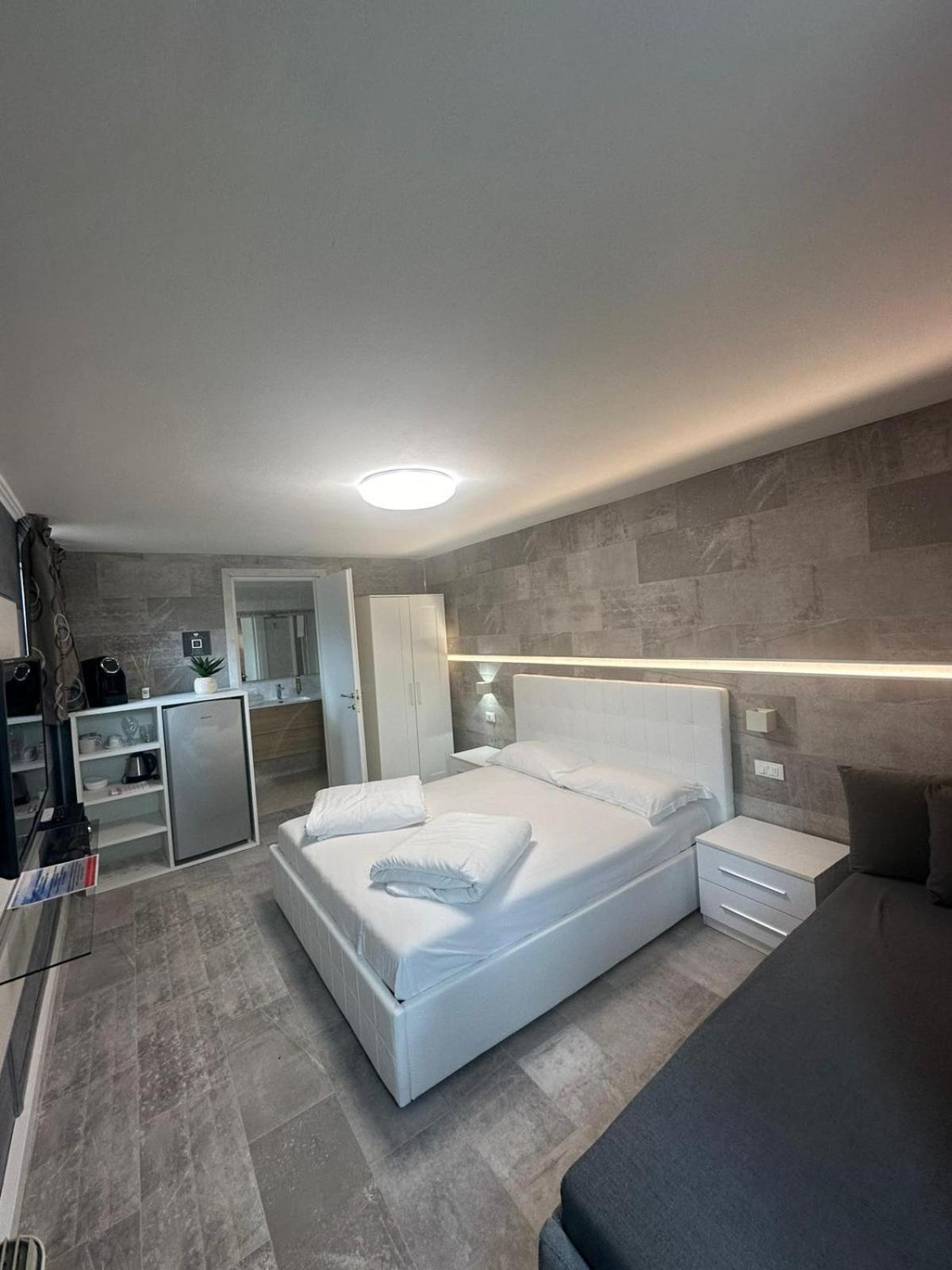Triple Room Terrace