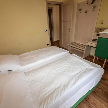Hotel La Fenice E Sole-2